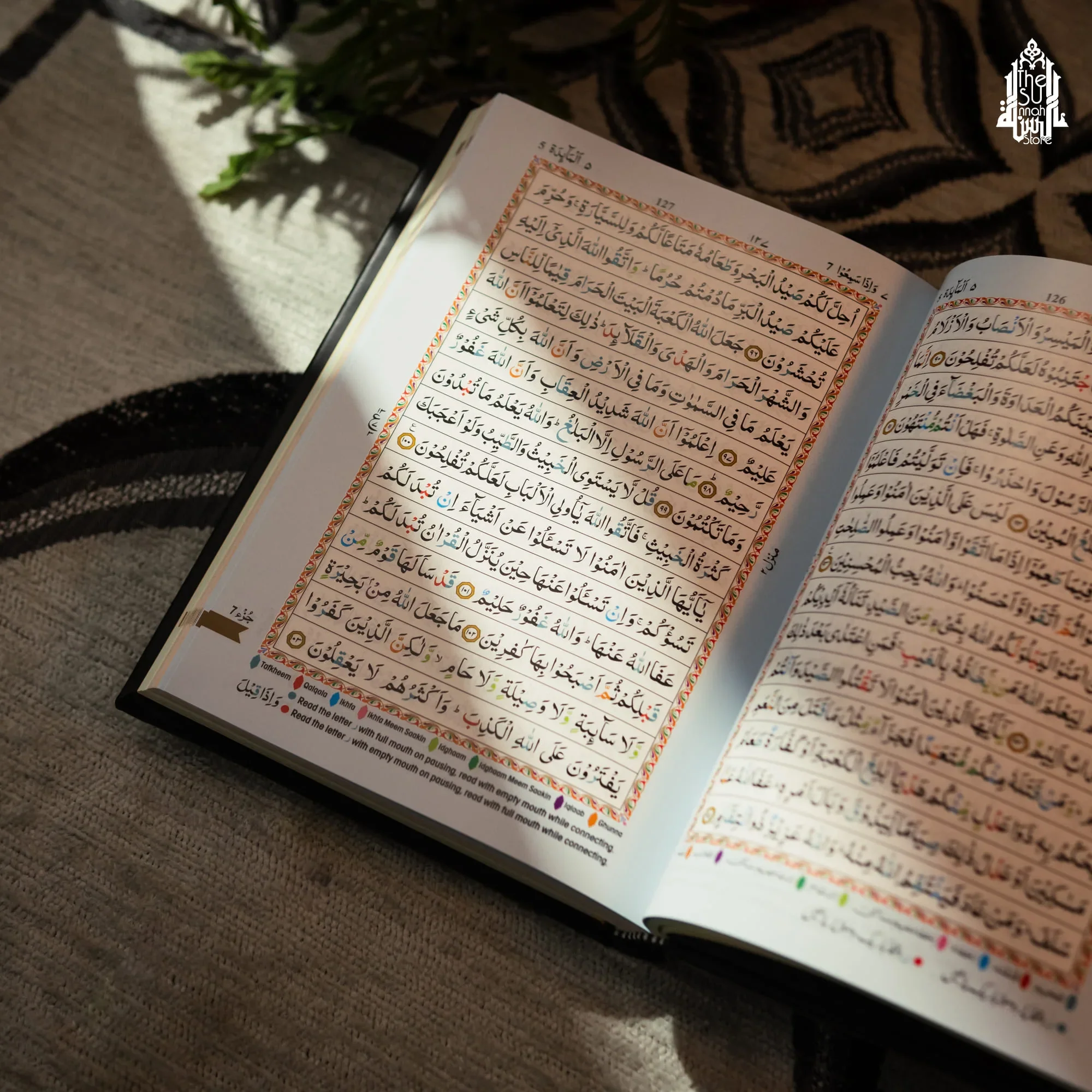 Leather Covered Holy Quran : Color Coded Tajweed Rules - Image 9